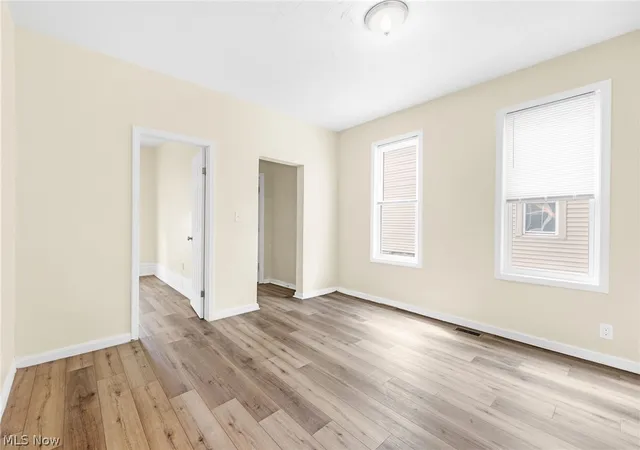 Listing Photo 5 - Condo for sale in building located at 1366 W 87th St, Cleveland, OH 44102