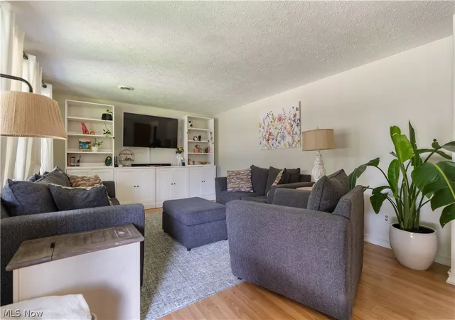 Photo 3 of Single family home for sale at 1516 Gulling Ave, Louisville, OH 44641 | MLS# 5234197 | Listing updated on 2026-10-27