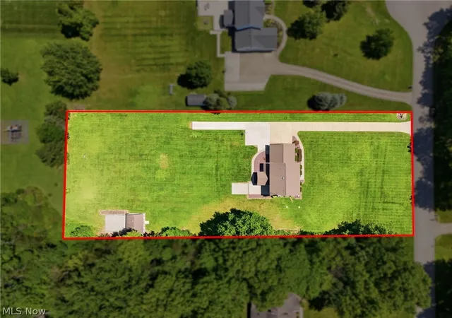 Photo 3 of Single family home for sale at 558 Thornberry Trl, North Lima, OH 44452 | MLS# 5233557 | Listing updated on 2026-10-01