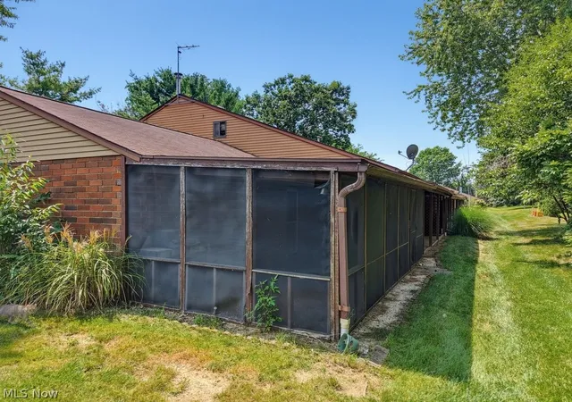 Listing Photo 2 - Condo for sale in building located at 315 Guys Run Rd, Akron, OH 44319
