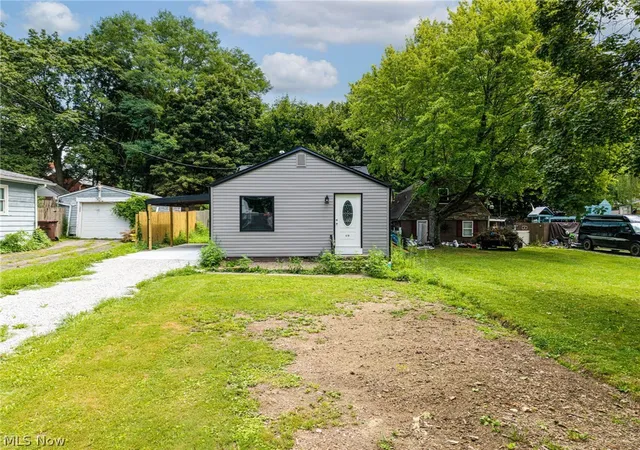 Photo 2 of Single family home for sale at 419 Celia Ave, Akron, OH 44312 | MLS# 5234595 | Listing updated on 2026-09-21