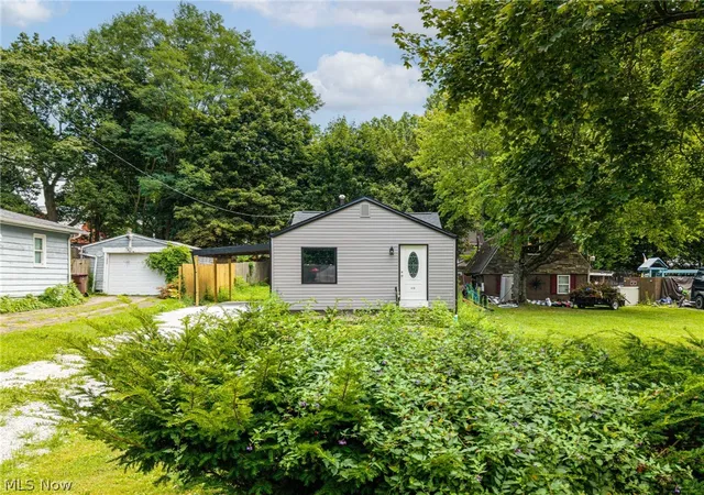 Photo 3 of Single family home for sale at 419 Celia Ave, Akron, OH 44312 | MLS# 5234595 | Listing updated on 2026-09-21