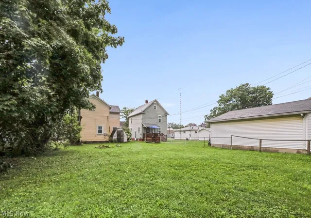 Photo 3 of Single family home for sale at 225 W Indiana Ave, Sebring, OH 44672 | MLS# 5234483 | Listing updated on 2026-10-01