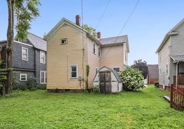 Photo 3 of Single family home for sale at 225 W Indiana Ave, Sebring, OH 44672 | MLS# 5234483 | Listing updated on 2026-10-01
