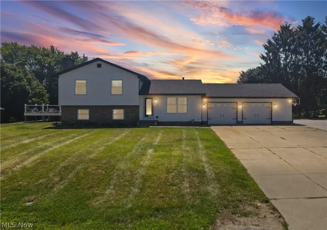 Photo 1 of Single family home for sale at 1524 Hightower Dr, Uniontown, OH 44685 | MLS# 5234142 | Listing updated on 2026-09-09