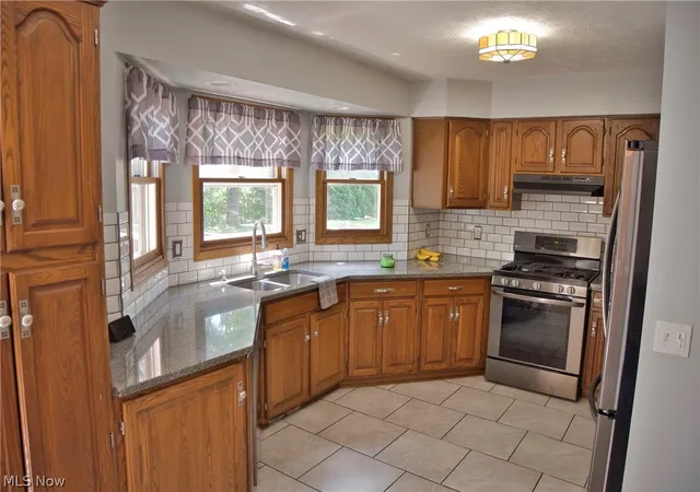 Photo 3 of Single family home for sale at 2758 Parkplace Dr, Green, OH 44685 | MLS# 5234284 | Listing updated on 2026-09-08