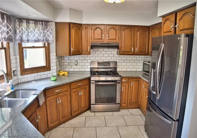Photo 3 of Single family home for sale at 2758 Parkplace Dr, Green, OH 44685 | MLS# 5234284 | Listing updated on 2026-09-08