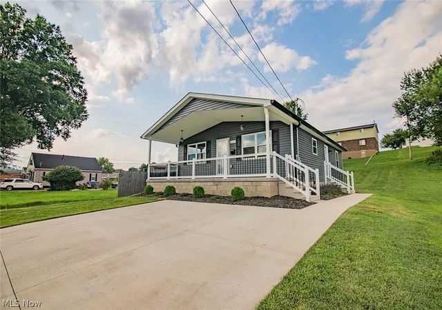 Photo 2 of Single family home for sale at 613 21st Street, Vienna, WV 26105 | MLS# 5228939 | Listing updated on 2026-09-04