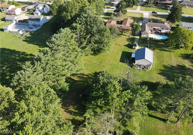 Photo 4 of Single family home for sale at 43254 Dellefield Rd, Elyria, OH 44035 | MLS# 5229720 | Listing updated on 2026-09-11