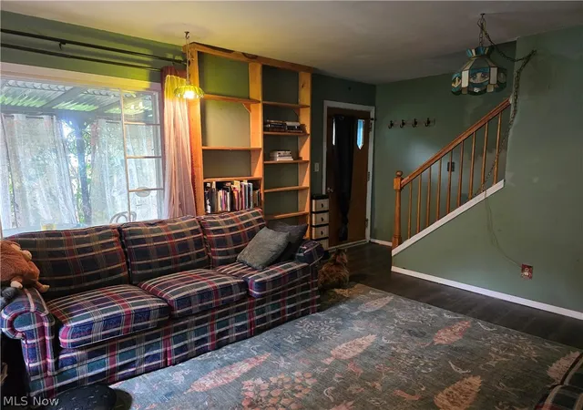 Photo 3 of Sale Pending at 625 Edgewood Dr, Kent, OH 44240 | MLS# 5234675 | Listing updated on 2026-09-26