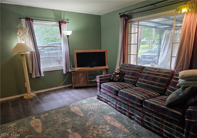 Photo 3 of Sale Pending at 625 Edgewood Dr, Kent, OH 44240 | MLS# 5234675 | Listing updated on 2026-09-26