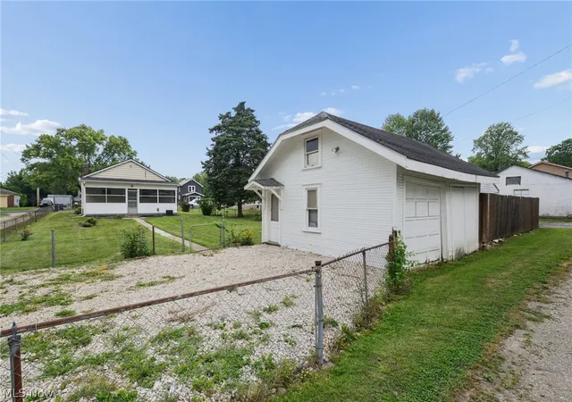 Photo 34 of Single family home for sale at 1560 Garling Ave, Columbus, OH 43223 | MLS# 5234692 | Listing updated on 2026-10-04