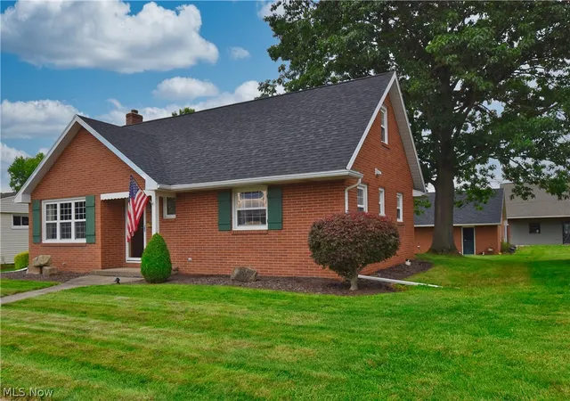 Photo 1 of Single family home for sale at 825 4th Street Sw, New Philadelphia, OH 44663 | MLS# 5234090 | Listing updated on 2026-09-25