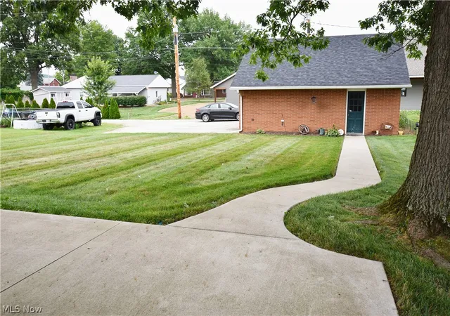 Photo 3 of Single family home for sale at 825 4th Street Sw, New Philadelphia, OH 44663 | MLS# 5234090 | Listing updated on 2026-09-25