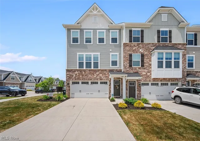 Photo 1 of Sale Pending at 3419 Links Dr, Fairlawn, OH 44333 | MLS# 5234508 | Listing updated on 2026-09-09