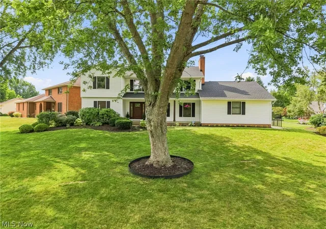 Photo 2 of Single family home for sale at 3465 Cornwall Dr Nw, Canton, OH 44708 | MLS# 5234389 | Listing updated on 2026-10-07