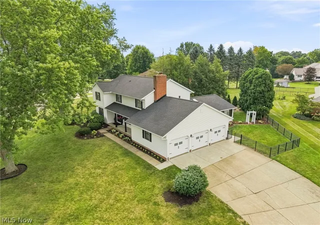 Photo 4 of Single family home for sale at 3465 Cornwall Dr NW, Canton, OH 44708 | MLS# 5234389 | Listing updated on 2026-10-07