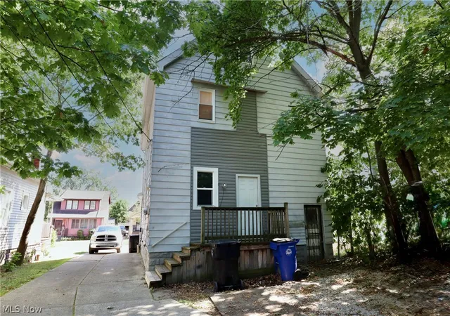 Listing Photo 3 - Condo for sale in building located at 11109 Revere Ave, Cleveland, OH 44105