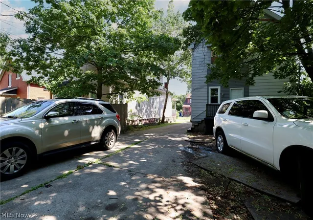 Listing Photo 5 - Condo for sale in building located at 11109 Revere Ave, Cleveland, OH 44105