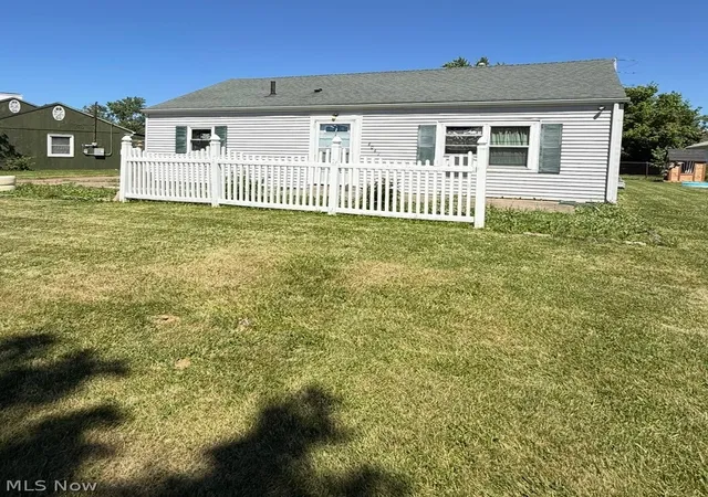 Photo 3 of Single family home for sale at 4047 Tacoma Ave, Lorain, OH 44055 | MLS# 5234830 | Listing updated on 2026-09-11
