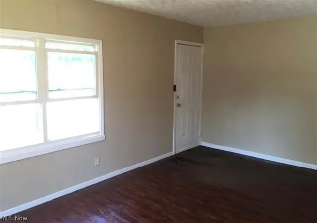 Photo 3 of Single family home for sale at 4047 Tacoma Ave, Lorain, OH 44055 | MLS# 5234830 | Listing updated on 2026-09-11