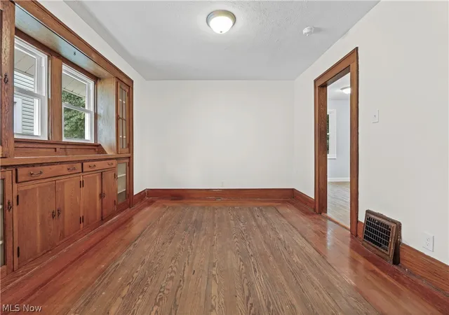 Photo 3 of Single family home for sale at 330 Cleveland St, Akron, OH 44306 | MLS# 5234835 | Listing updated on 2026-09-14