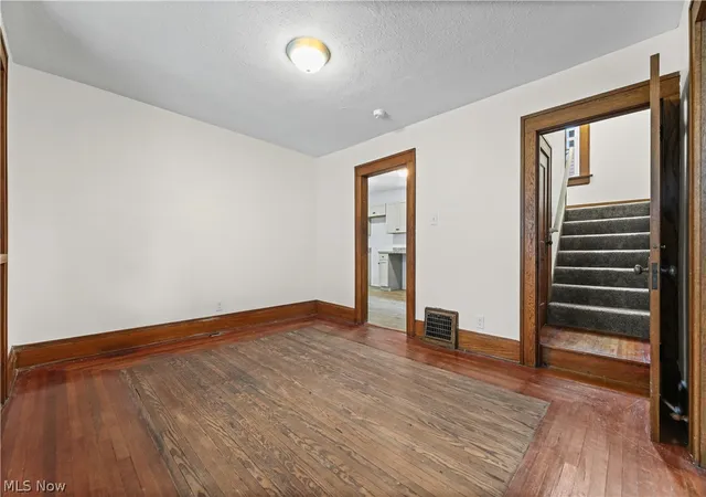 Photo 4 of Single family home for sale at 330 Cleveland St, Akron, OH 44306 | MLS# 5234835 | Listing updated on 2026-09-14