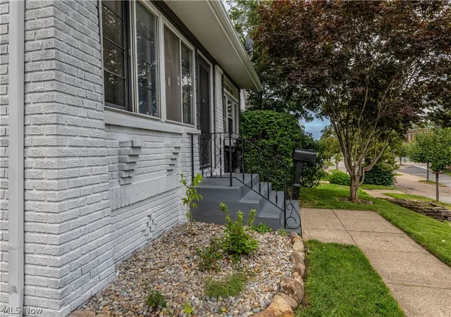 Photo 2 of Single family home for sale at 366 Palm Ave, Akron, OH 44301 | MLS# 5234886 | Listing updated on 2026-09-12