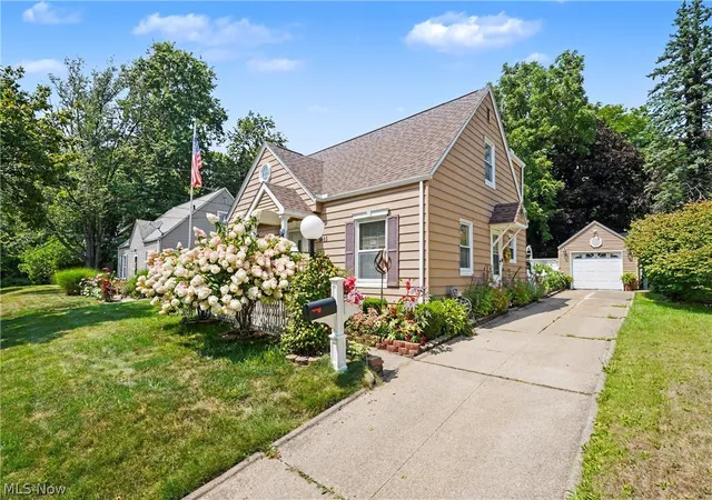 Photo 3 of Sale Pending at 1485 Westvale Ave, Akron, OH 44313 | MLS# 5233379 | Listing updated on 2026-09-10