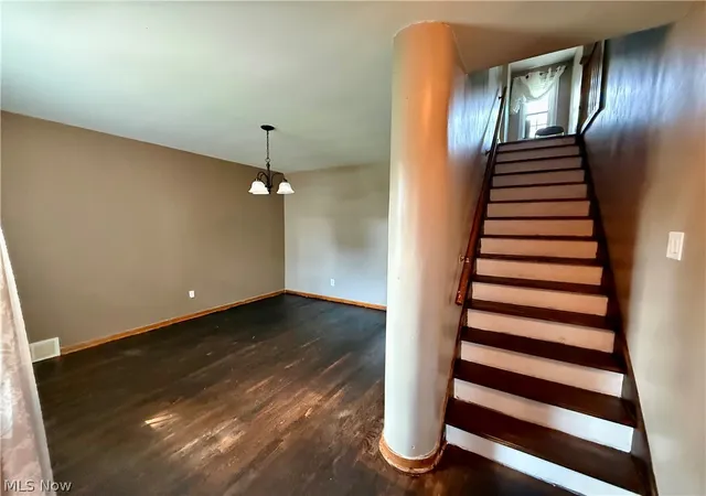 Photo 4 of Single family home for sale at 1222 Euclid Ave, Weirton, WV 26062 | MLS# 5232157 | Listing updated on 2026-09-11