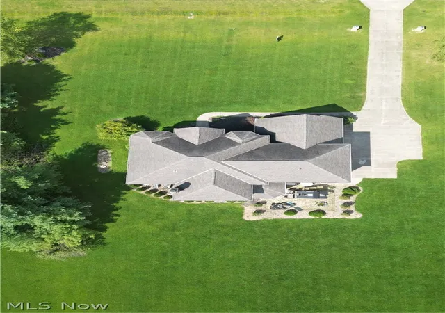 Photo 3 of Single family home for sale at 5168 Roxanne Ln, Brunswick, OH 44212 | MLS# 5234953 | Listing updated on 2026-09-11