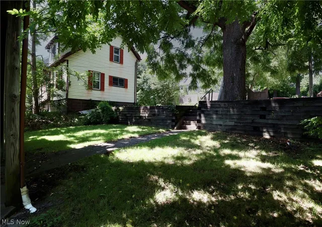 Listing Photo 4 - Condo for sale in building located at 835 Kenmore Blvd, Akron, OH 44314
