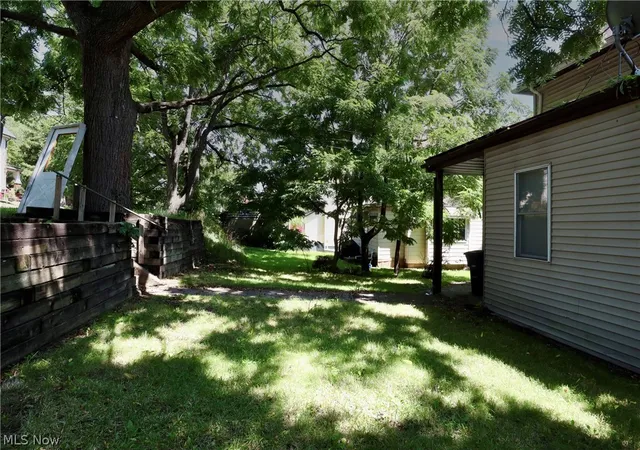 Listing Photo 5 - Condo for sale in building located at 835 Kenmore Blvd, Akron, OH 44314