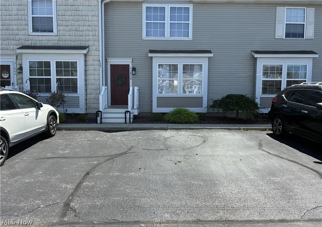 Condo for sale at 3184 Deer Trl #B, Cortland, OH 44410 | MLS# 5233477