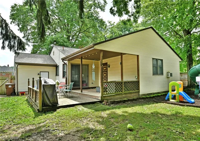 Photo 2 of Single family home for sale at 1982 Wendy Ln, Youngstown, OH 44514 | MLS# 5234976 | Listing updated on 2026-09-03