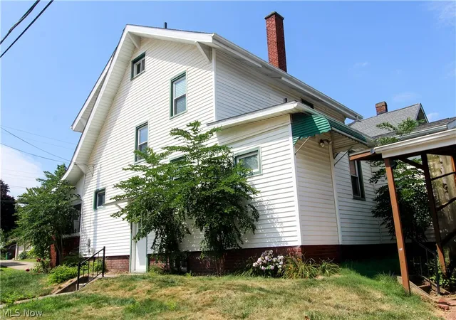 Photo 2 of Single family home for sale at 543 W Maple St, North Canton, OH 44720 | MLS# 5234230 | Listing updated on 2026-09-25