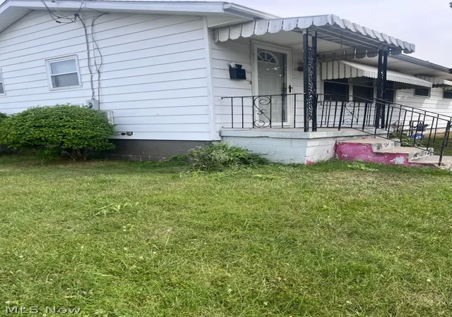 Photo 3 of Single family home for sale at 1000 Beacon St, Springfield, OH 45505 | MLS# 5234978 | Listing updated on 2026-09-09
