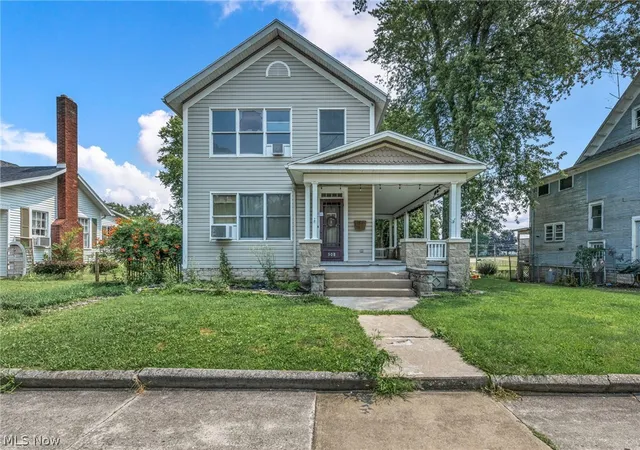 Photo 3 of Sale Pending at 308 Castalia St, Bellevue, OH 44811 | MLS# 5234623 | Listing updated on 2026-09-24