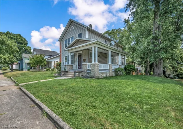 Photo 3 of Sale Pending at 308 Castalia St, Bellevue, OH 44811 | MLS# 5234623 | Listing updated on 2026-09-24