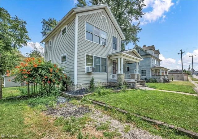 Photo 4 of Sale Pending at 308 Castalia St, Bellevue, OH 44811 | MLS# 5234623 | Listing updated on 2026-09-24