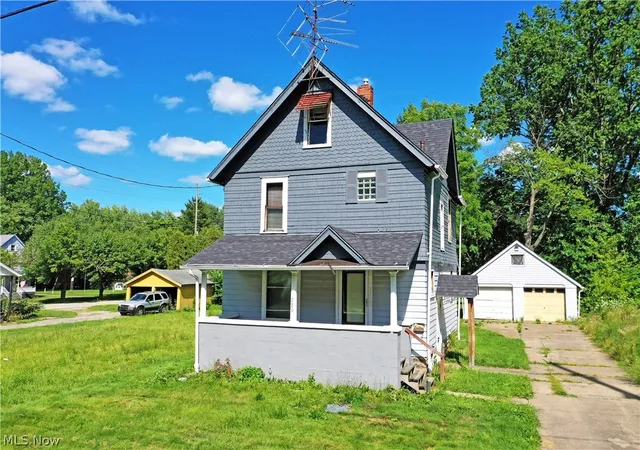 Single family home for sale at 280 Austin Ave NW, Warren, OH 44485 | MLS# 5234986