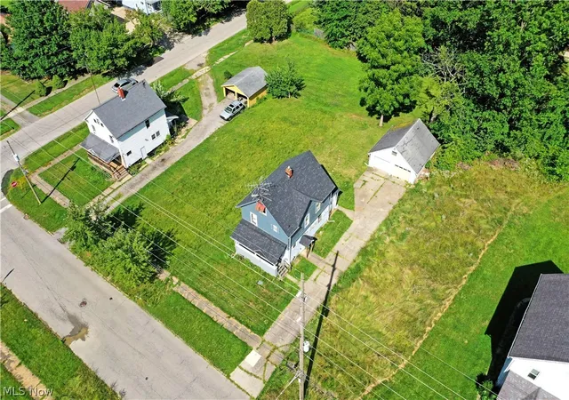 Photo 3 of Single family home for sale at 280 Austin Ave NW, Warren, OH 44485 | MLS# 5234986 | Listing updated on 2026-09-10