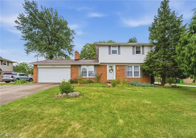 Photo 1 of Single family home for sale at 1120 20th Street Sw, Massillon, OH 44647 | MLS# 5235045 | Listing updated on 2026-09-11