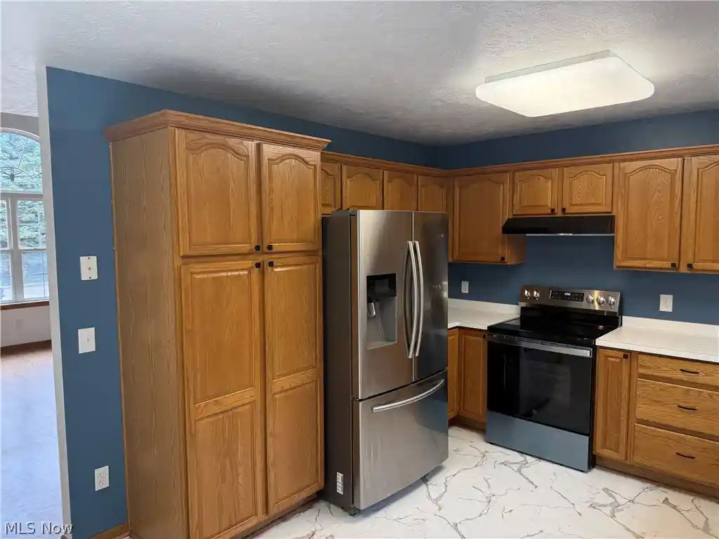 Listing Photo 5 - Condo for sale in building located at 5298 Queen Ann Wy, Painesville, OH 44077