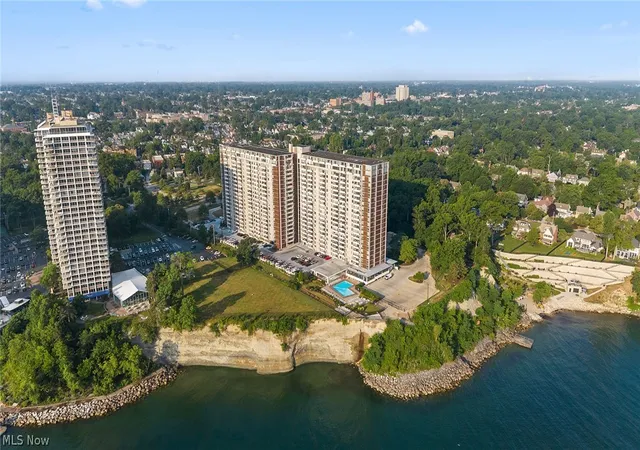 Photo 3 of Condo for sale at 12900 Lake Ave #811, Lakewood, OH 44107 | MLS# 5227400 | Listing updated on 2026-09-30
