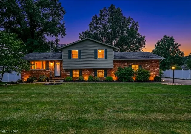 Photo 2 of Single family home for sale at 5610 Comanche St Nw, North Canton, OH 44720 | MLS# 5235061 | Listing updated on 2026-09-26
