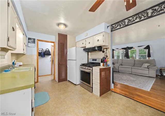 Photo 3 of Single family home for sale at 5817 Calamie Dr, Cleveland, OH 44130 | MLS# 5235076 | Listing updated on 2026-09-11