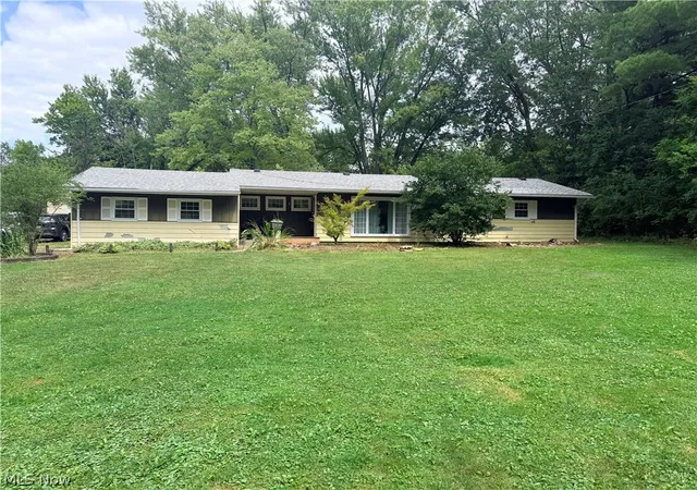Photo 1 of Sale Pending at 11941 Hawthorne Dr, Northfield, OH 44067 | MLS# 5234603 | Listing updated on 2026-09-17
