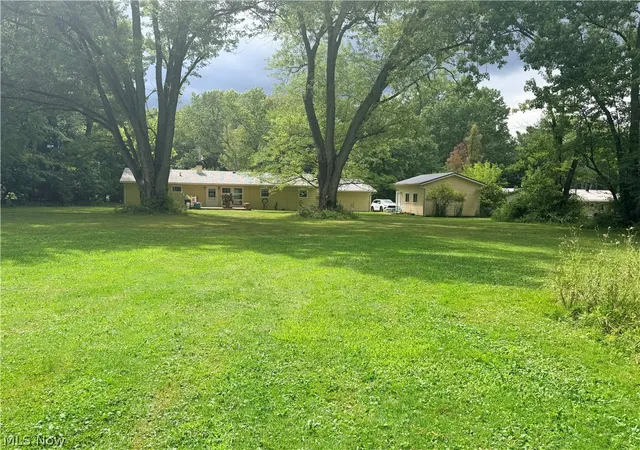 Photo 3 of Sale Pending at 11941 Hawthorne Dr, Northfield, OH 44067 | MLS# 5234603 | Listing updated on 2026-09-17
