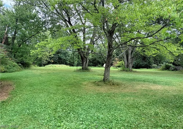 Photo 4 of Sale Pending at 11941 Hawthorne Dr, Northfield, OH 44067 | MLS# 5234603 | Listing updated on 2026-09-17